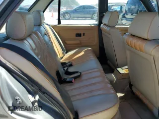 1987 BMW 3 Series 325i with VIN WBAAD2309H2446547, listed as a Copart auction lot 70882344 with 187,806 mi miles and Salvage Title. Bid and sale history available at carsss.com. Image 10.
