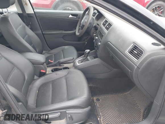 2014 Volkswagen Jetta SE with VIN 3VWD07AJ6EM294233, listed as a IAAI auction lot 42503674 with 80,981 mi miles and . Bid and sale history available at DreamBid. Image 5.