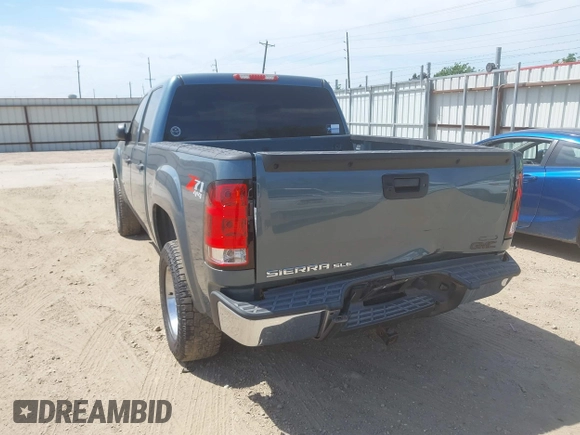2010 GMC Sierra 1500 SLE z VIN 3GTRKVE35AG209183, wystawiony jako IAAI lot #42064516 z przebiegiem Nie podano mil oraz . Historia ofert i sprzedaży dostępna na DreamBid. Obrazek 3.