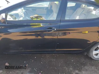 2013 Hyundai Elantra GLS z VIN KMHDH4AEXDU933572, wystawiony jako IAAI lot #42394567 z przebiegiem Nie podano mil oraz . Historia ofert i sprzedaży dostępna na DreamBid. Obrazek 6.