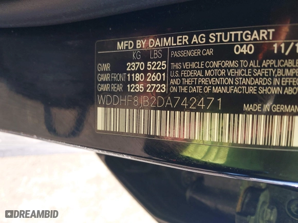 2013 Mercedes-Benz E-Class E 350 Luxury with VIN WDDHF8JB2DA742471, listed as a IAAI auction lot 41691171 with 142,228 mi miles. Bid and sale history available at carsss.com. Image 9.