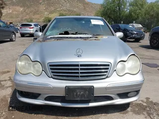 2005 Mercedes-Benz C 230 Kompressor с VIN WDBRF40J15A782461, выставлен на аукционе IAAI как лот 42119047 с пробегом Не указан миль и . История ставок и продаж доступна на DreamBid. Изображение 12.