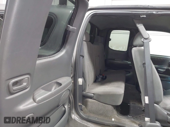 2003 Toyota Tundra SR5 with VIN 5TBRT34113S435509, listed as a IAAI auction lot 41997756 with 203,219 mi miles and . Bid and sale history available at carsss.com. Image 8.