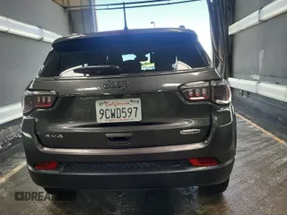 2022 Jeep Compass Latitude with VIN 3C4NJDBB3NT164524, listed as a IAAI auction lot 42678001 with 46,506 mi miles and . Bid and sale history available at DreamBid. Image 1.