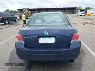 2010 Honda Accord LX-P z VIN 1HGCP2F42AA156648, wystawiony jako IAAI lot #42238667 z przebiegiem 136 119 mil mil oraz . Historia ofert i sprzedaży dostępna na DreamBid. Obrazek 16.