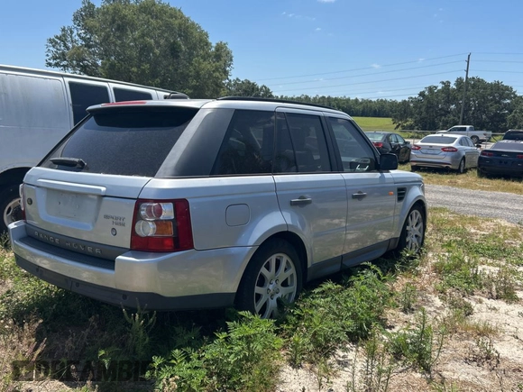 2008 Land Rover Range Rover Sport HSE with VIN SALSK25428A171759, listed as a Copart auction lot 55530215 with 169,102 mi miles and Clean Title. Bid and sale history available at carsss.com. Image 4.