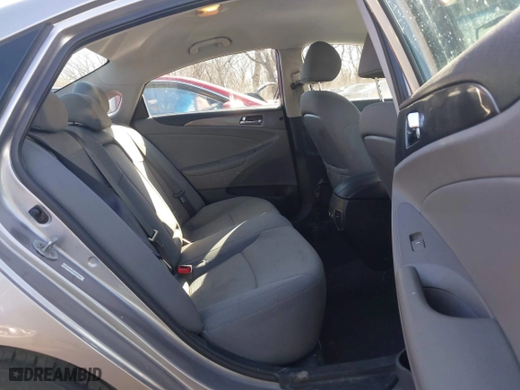 2013 Hyundai Sonata Hybrid Limited with VIN KMHEC4A47DA073769, listed as a IAAI auction lot 41758140 with 154,615 mi miles. Bid and sale history available at carsss.com. Image 8.