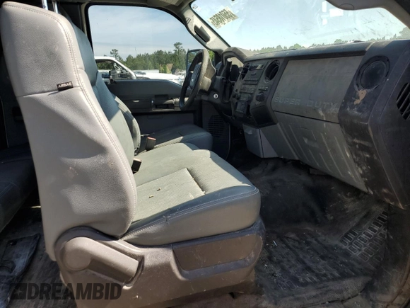 2015 Ford F-250 XLT z VIN 1FT7X2A64FED03898, wystawiony jako Copart lot #55018545 z przebiegiem Nie podano mil oraz Szkoda całkowita • Salvage title. Historia ofert i sprzedaży dostępna na DreamBid. Obrazek 5.