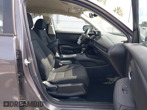2024 Honda HR-V LX z VIN 3CZRZ2H35RM765460, wystawiony jako IAAI lot #41760314 z przebiegiem 12 837 mil mil oraz . Historia ofert i sprzedaży dostępna na DreamBid. Obrazek 5.