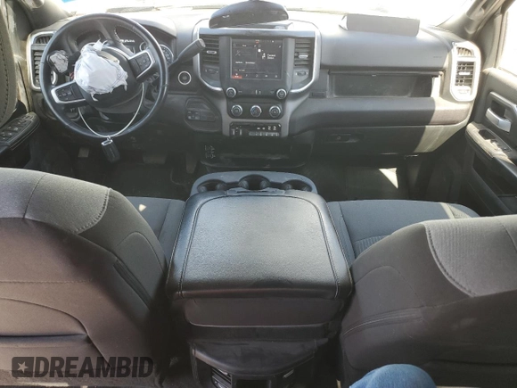 2024 Ram 2500 Big Horn z VIN 3C6UR5DL1RG106160, wystawiony jako Copart lot #52650405 z przebiegiem 40 090 mil mil oraz Szkoda całkowita • Salvage title. Historia ofert i sprzedaży dostępna na DreamBid. Obrazek 8.