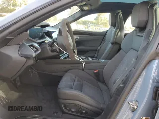 2024 Audi e-tron GT Premium Plus z VIN WAUFJBFW7R7004689, wystawiony jako Copart lot #75769664 z przebiegiem 1018 mil mil oraz Szkody całkowita. Historia ofert i sprzedaży dostępna na DreamBid. Obrazek 7.