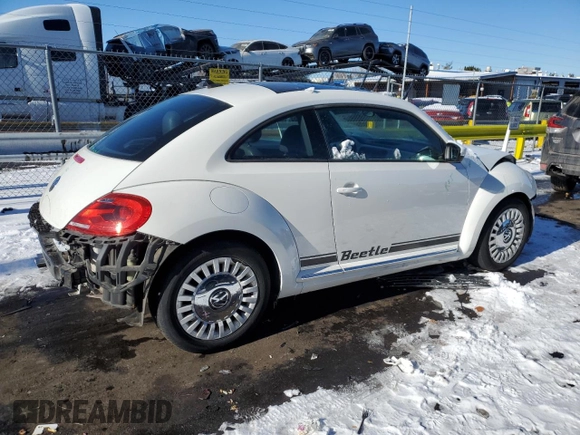 2013 Volkswagen Beetle 2.5L with VIN 3VWJP7AT9DM687870, listed as a Copart auction lot 87934875 with 91,557 mi miles and Salvage Title. Bid and sale history available at DreamBid. Image 3.