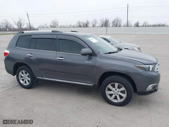 2011 Toyota Highlander Limited with VIN 5TDYK3EH7BS031288, listed as a IAAI auction lot 41807812 with 151,893 mi miles. Bid and sale history available at carsss.com. Image 13.