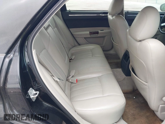 2007 Chrysler 300 C with VIN 2C3LA63H97H861511, listed as a IAAI auction lot 42136495 with 113,972 mi miles. Bid and sale history available at carsss.com. Image 8.