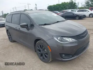 2020 Chrysler Pacifica Touring L with VIN 2C4RC1BG6LR247919, listed as a IAAI auction lot 41930508 with 66,952 mi miles and . Bid and sale history available at DreamBid. Image 1.