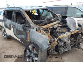 2020 Jeep Compass Limited z VIN 3C4NJCCB8LT126227, wystawiony jako IAAI lot #41112889 z przebiegiem Nie podano mil oraz . Historia ofert i sprzedaży dostępna na DreamBid. Obrazek 6.