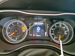 2019 Jeep Cherokee Altitude with VIN 1C4PJLLB3KD184565, listed as a Copart auction lot 58046345 with 91,618 mi miles and Salvage title. Bid and sale history available at DreamBid. Image 9.