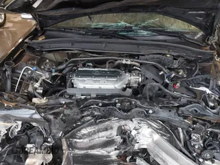 2009 Acura TL Tech with VIN 19UUA86549A010863, listed as a IAAI auction lot 41001252 with 186,441 mi miles. Bid and sale history available at carsss.com. Image 10.