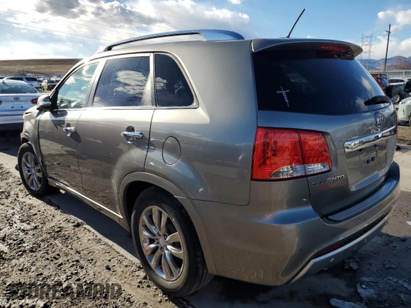 2013 Kia Sorento SX with VIN 5XYKW4A28DG364195, listed as a Copart auction lot 84892314 with 161,439 mi miles and Salvage title. Bid and sale history available at DreamBid. Image 2.