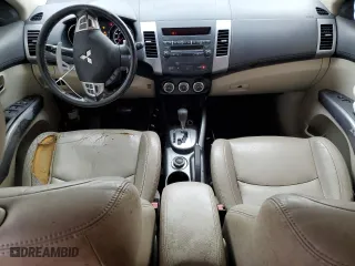 2010 Mitsubishi Outlander XLS with VIN JA4JT4AX5AZ002588, listed as a Copart auction lot 84287184 with 184,195 mi miles and Salvage Title. Bid and sale history available at carsss.com. Image 8.