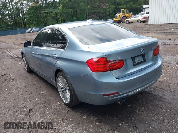 2013 BMW 3 Series 328i z VIN WBA3A5G57DNP19440, wystawiony jako IAAI lot #42540834 z przebiegiem 135 117 mil mil oraz . Historia ofert i sprzedaży dostępna na DreamBid. Obrazek 3.
