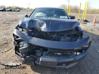 2019 Dodge Charger SXT z VIN 2C3CDXBG1KH644050, wystawiony jako Copart lot #52618035 z przebiegiem 110 442 mil mil oraz Szkoda całkowita • Salvage title. Historia ofert i sprzedaży dostępna na DreamBid. Obrazek 5.