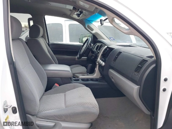 2008 Toyota Tundra 2WD Truck with VIN 5TFEV54198X040863, listed as a IAAI auction lot 41358602 with 374,475 mi miles. Bid and sale history available at carsss.com. Image 5.