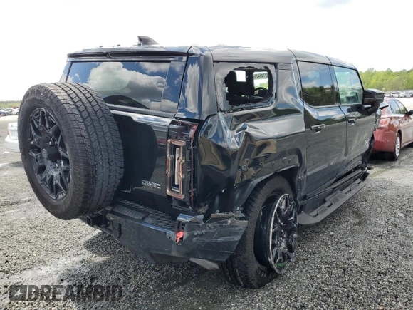 2024 GMC Hummer EV 2X with VIN 1GKB0NDE0RU109550, listed as a Copart auction lot 52746425 with 5,426 mi miles and Salvage Title. Bid and sale history available at carsss.com. Image 3.
