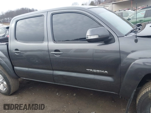 2014 Toyota Tacoma with VIN 3TMLU4EN1EM148353, listed as a IAAI auction lot 41602756 with 89,563 mi miles. Bid and sale history available at carsss.com. Image 14.