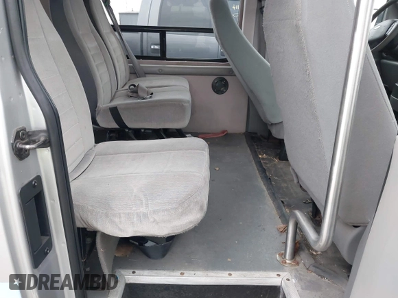 2006 Ford Econoline Cargo with VIN 1FTNS24W66DB32773, listed as a IAAI auction lot 41105626 with 219,787 mi miles. Bid and sale history available at carsss.com. Image 8.