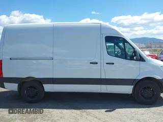 2025 Mercedes-Benz Sprinter Cargo with VIN W1Y4KBHY6ST203831, listed as a IAAI auction lot 42173474 with 4,382 mi miles. Bid and sale history available at carsss.com. Image 13.