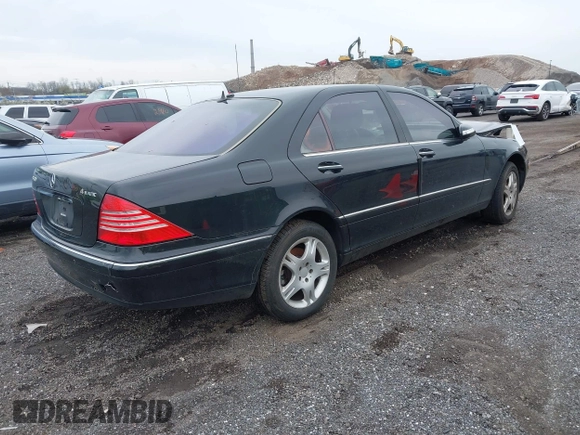 2005 Mercedes-Benz S-Class 5.0L with VIN WDBNG84J15A455944, listed as a IAAI auction lot 42020939 with 111,672 mi miles. Bid and sale history available at carsss.com. Image 4.