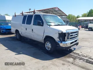 2013 Ford E-Series Commercial z VIN 1FTNS2EL2DDA60813, wystawiony jako IAAI lot #42030005 z przebiegiem 216 536 mil mil oraz . Historia ofert i sprzedaży dostępna na DreamBid. Obrazek 1.