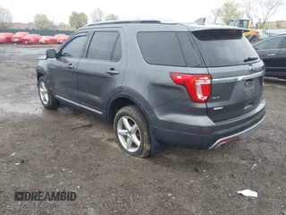 2017 Ford Explorer XLT z VIN 1FM5K8D81HGC44477, wystawiony jako IAAI lot #42017272 z przebiegiem Nie podano mil oraz . Historia ofert i sprzedaży dostępna na DreamBid. Obrazek 3.