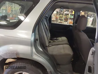2005 Ford Escape XLS Value with VIN 1FMYU92Z25KD28826, listed as a IAAI auction lot 41638262 with 1 mi miles. Bid and sale history available at carsss.com. Image 8.