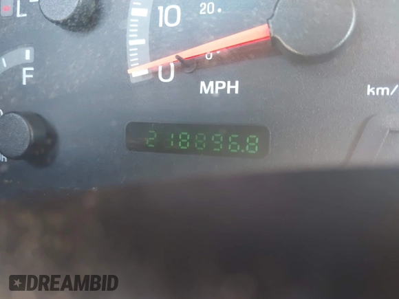 2001 Ford Expedition XLT with VIN 1FMRU15W31LA71137, listed as a IAAI auction lot 41960736 with 218,896 mi miles and . Bid and sale history available at DreamBid. Image 7.