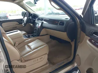 2008 GMC Yukon Denali z VIN 1GKFK63888J229013, wystawiony jako IAAI lot #42086570 z przebiegiem 202 439 mil mil oraz . Historia ofert i sprzedaży dostępna na DreamBid. Obrazek 5.