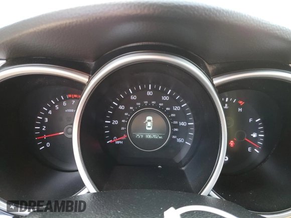 2015 Kia Optima LX z VIN 5XXGM4A76FG517607, wystawiony jako Copart lot #56585135 z przebiegiem 106 702 mil mil oraz Szkoda całkowita • Salvage title. Historia ofert i sprzedaży dostępna na DreamBid. Obrazek 9.