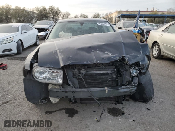 2008 Chrysler 300 C Hemi z VIN 2C3LA63H28H332015, wystawiony jako Copart lot #43583765 z przebiegiem 183 473 mil mil oraz Szkoda całkowita • Salvage title. Historia ofert i sprzedaży dostępna na DreamBid. Obrazek 5.