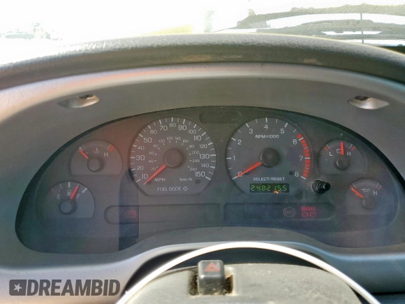 2001 Ford Mustang GT Deluxe z VIN 1FAFP42X21F261058, wystawiony jako Copart lot #56401025 z przebiegiem 248 215 mil mil oraz Szkoda całkowita • Salvage title. Historia ofert i sprzedaży dostępna na DreamBid. Obrazek 9.