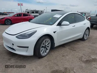 2022 Tesla Model 3 Long Range z VIN 5YJ3E1EB7NF241075, wystawiony jako IAAI lot #42217269 z przebiegiem 28 856 mil mil oraz . Historia ofert i sprzedaży dostępna na DreamBid. Obrazek 20.