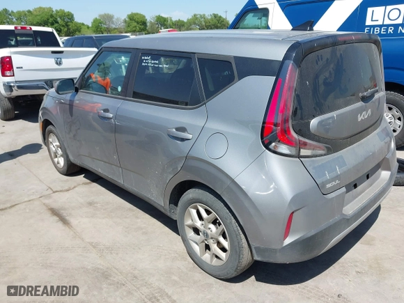 2024 Kia Soul LX with VIN KNDJ23AUXR7910390, listed as a IAAI auction lot 41879465 with 33,432 mi miles. Bid and sale history available at carsss.com. Image 3.