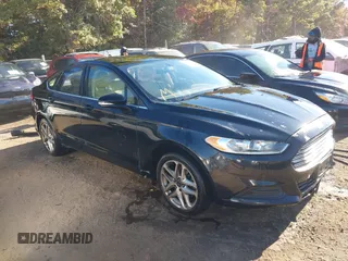 2016 Ford Fusion SE with VIN 1FA6P0HD0G5132790, listed as a IAAI auction lot 40604197 with 300,100 mi miles. Bid and sale history available at carsss.com. Image 1.