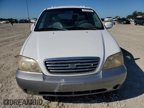 2002 Kia Sedona LX with VIN KNDUP131X26207597, listed as a Copart auction lot 81381054 with 0 mi miles and Clean Title. Bid and sale history available at carsss.com. Image 5.