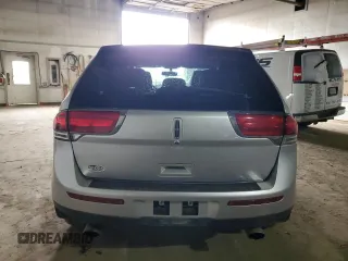 2014 Lincoln MKX z VIN 2LMDJ8JKXEBL01894, wystawiony jako Copart lot #49814095 z przebiegiem 172 949 mil mil oraz Szkoda całkowita • Salvage title. Historia ofert i sprzedaży dostępna na DreamBid. Obrazek 6.