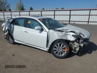 2011 Toyota Avalon with VIN 4T1BK3DB2BU371961, listed as a IAAI auction lot 42113686 with 135,218 mi miles and . Bid and sale history available at carsss.com. Image 1.