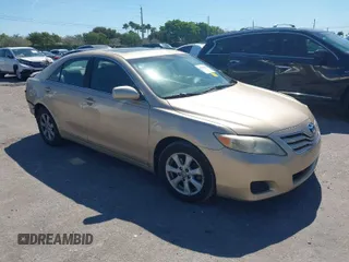 2011 Toyota Camry LE with VIN 4T1BF3EK2BU136785, listed as a IAAI auction lot 41674734 with 197,657 mi miles. Bid and sale history available at carsss.com. Image 1.