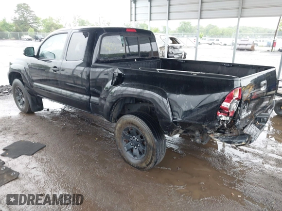 2015 Toyota Tacoma z VIN 5TFUX4EN8FX034499, wystawiony jako IAAI lot #42254201 z przebiegiem 177 756 mil mil oraz . Historia ofert i sprzedaży dostępna na DreamBid. Obrazek 3.