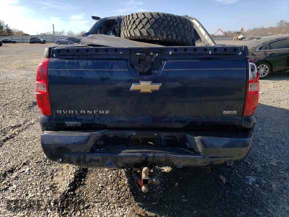 2007 Chevrolet Avalanche 1LT z VIN 3GNFK12387G202146, wystawiony jako Copart lot #77637064 z przebiegiem Nie podano mil oraz Szkoda całkowita • Salvage title. Historia ofert i sprzedaży dostępna na DreamBid. Obrazek 6.