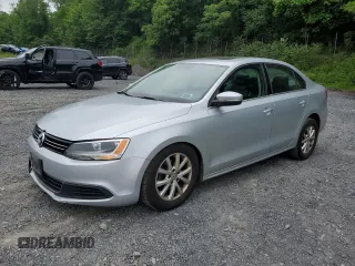 2013 Volkswagen Jetta SE with VIN 3VWDP7AJXDM296643, listed as a Copart auction lot 60992095 with 159,637 mi miles and Salvage title. Bid and sale history available at DreamBid. Image 1.